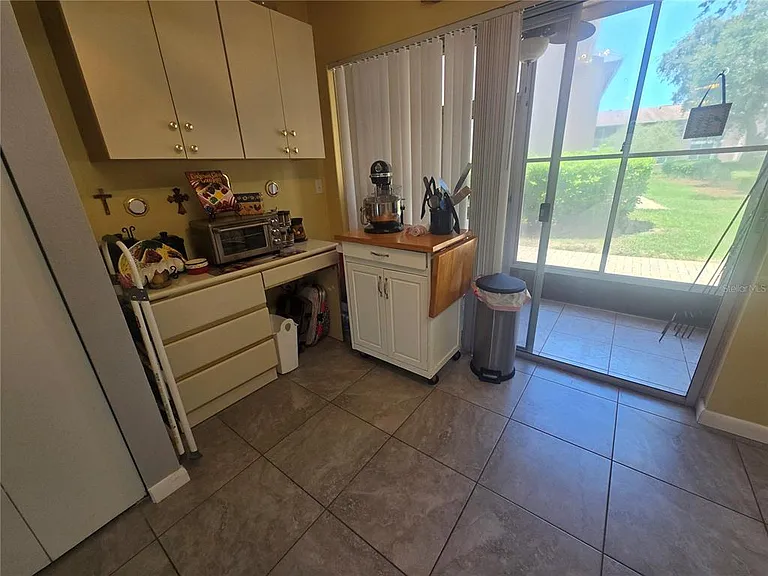 6433 Tina Dr #11 — Photo 7