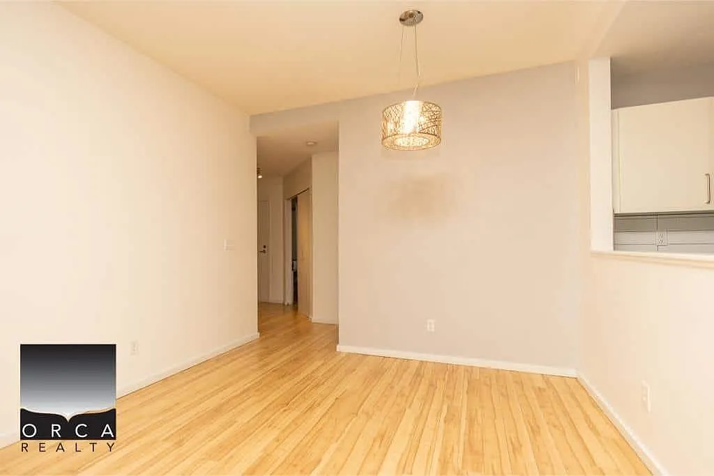 2 bed, 810 sqft, $2,700 — Photo 3