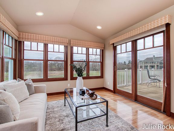 5th image of 1939 Talamore Ct SE