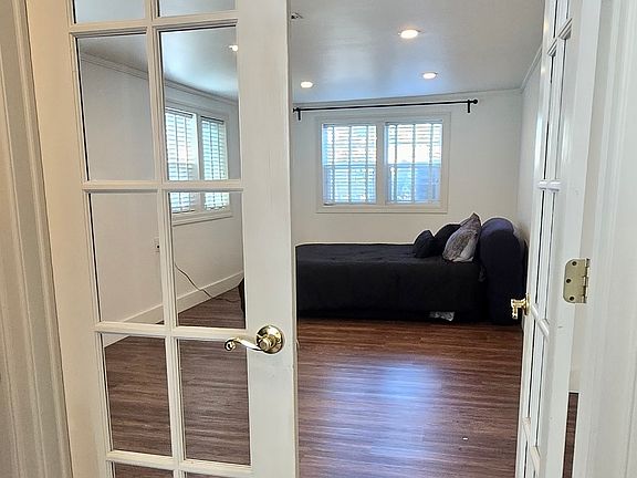 4th image of 3110 E Olive St #B