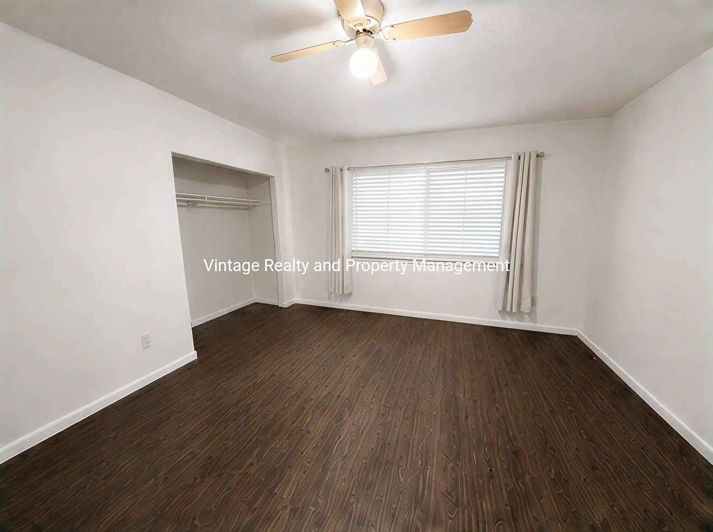 Updated 2-bedroom, 1 bathroom Tri-plex unit located in North Stockton. — Photo 4