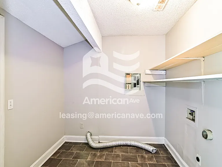 1621_008_laundry_room_8.jpg