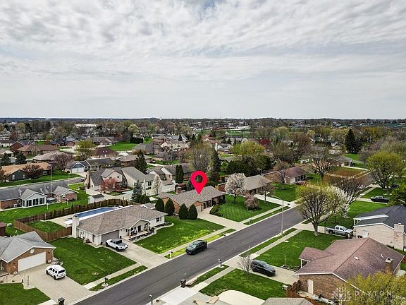 2nd image of 154 Royal Oaks Dr