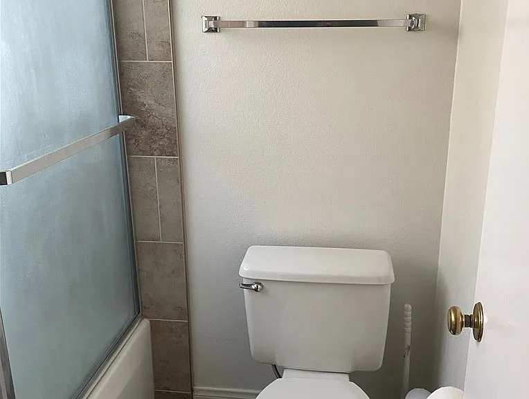 805 W Grondahl St — Photo 27