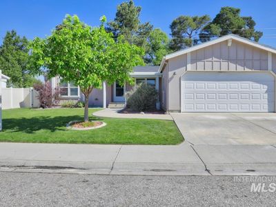 820 Independence Ln, Emmett, ID, 83617