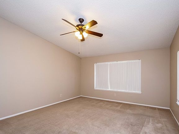 3rd image of 844 Goldenrod Ct