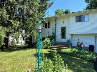 38 Point Pleasant Rd, Hopatcong, NJ 07843