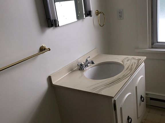 5th image of 1600 Kimball Ave