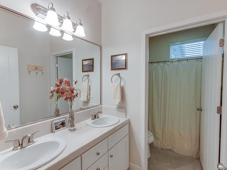 6079 E Ramona Way — Photo 4