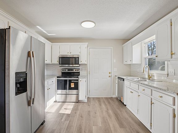 4th image of 3647 Sugarbush Ct