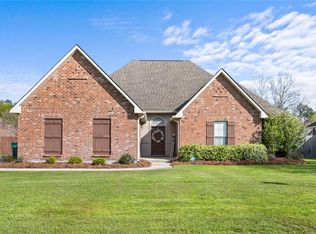38639 Red Bud Ln, Denham Springs, LA 70706