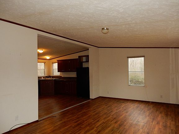 5th image of 879 Honey Locust Ln