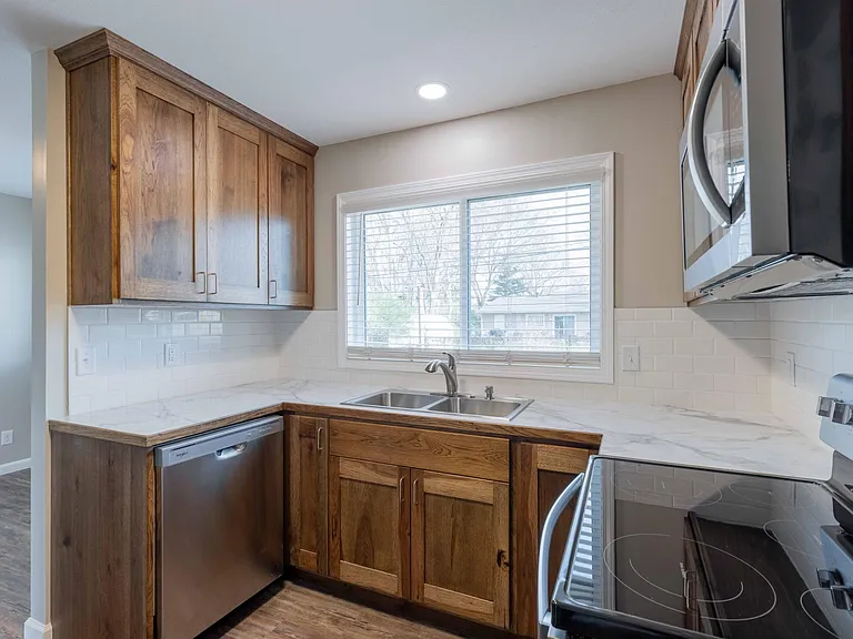 5612 SW 18th St — Photo 5