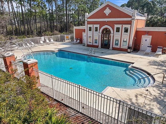 4th image of 18 Lakeland Dr