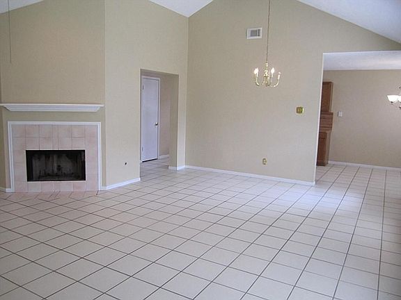 3rd image of 8206 Worthington Dr