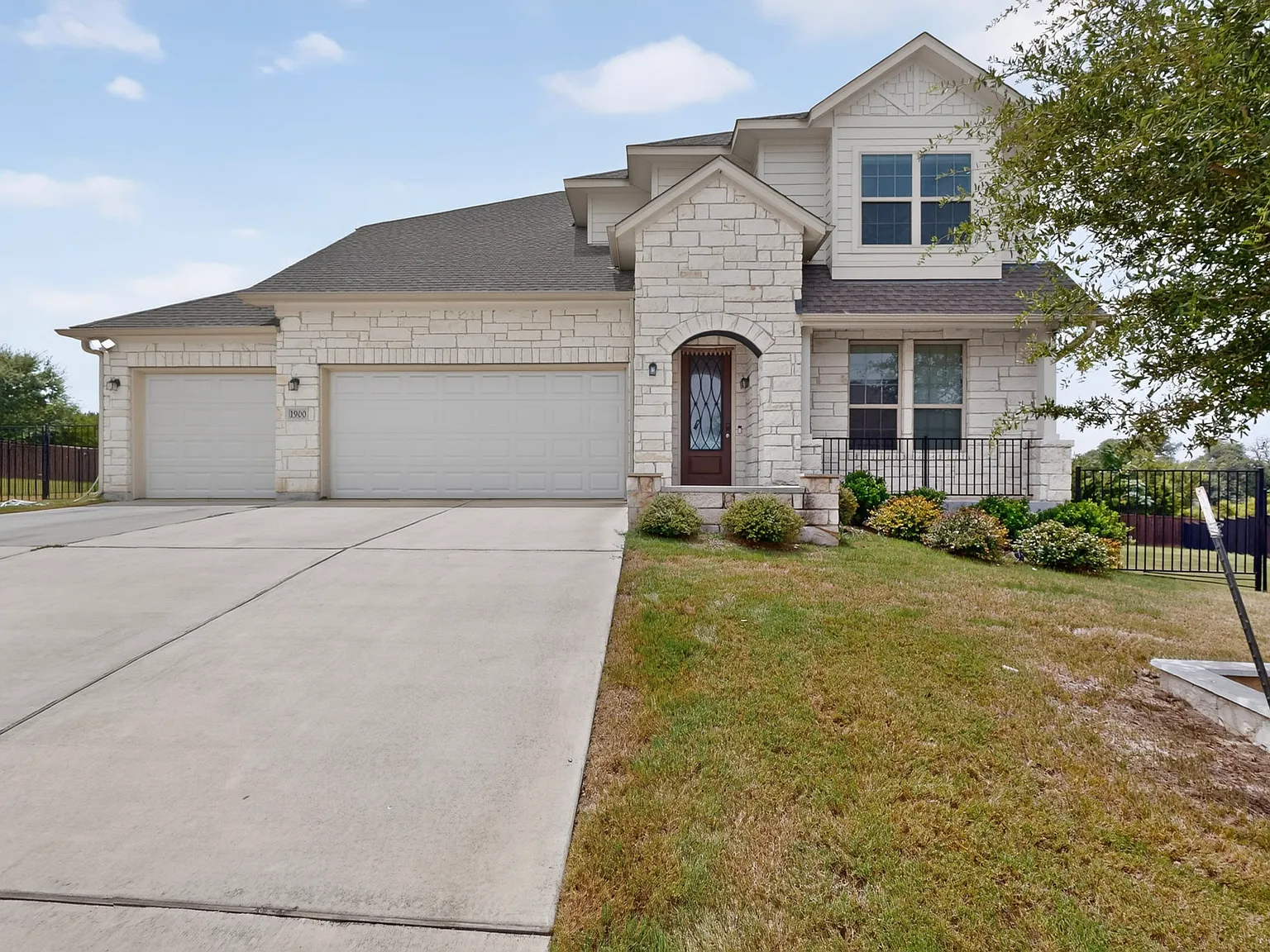 4 bed, 3.5 bath, 2907 sqft, $3,195 — Photo 2