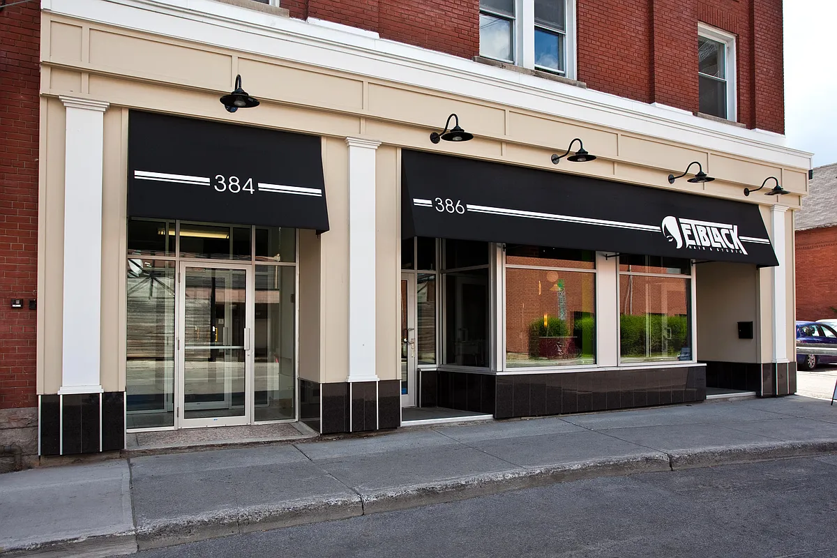 Building Photo - 384 Maclaren St #31