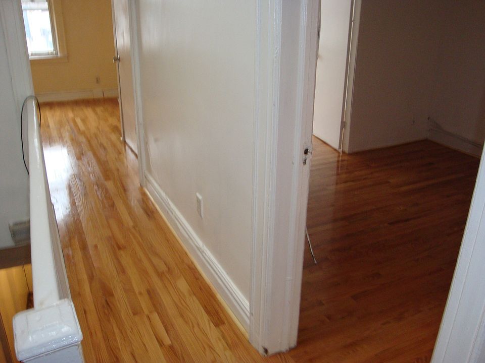 1st image of 18009 Jamaica Ave