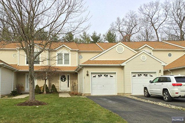 1st image of 45 Foxwood Sq Unit 45