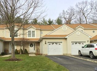 45 Foxwood Sq UNIT 45, Westwood, NJ 07675