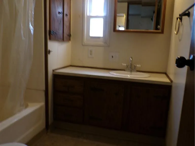 717 Washington St — Photo 8