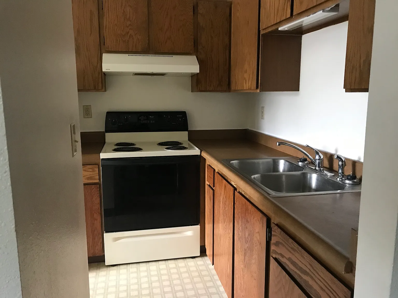 402 W Cottonwood Ave — Photo 1