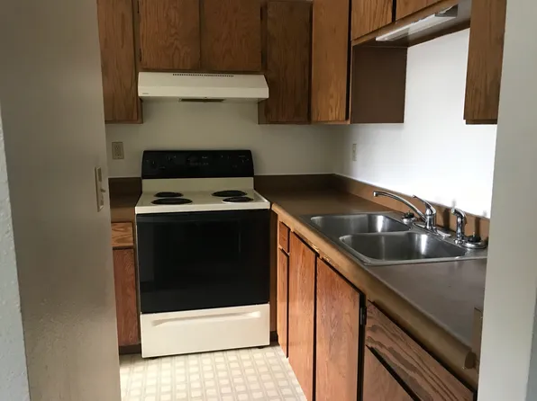 402 W Cottonwood Ave APT 5, Palmer, AK 99645