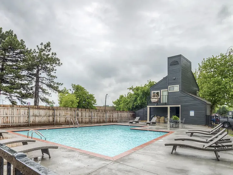 11530 N May Ave #202 — Photo 21