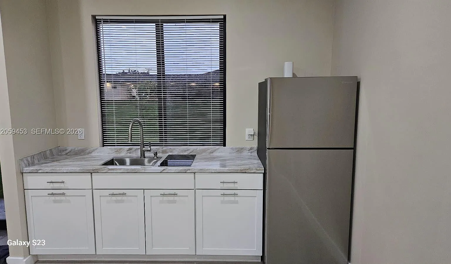 2 bed, 1.0 bath, 800 sqft, $2,100 — Photo 2