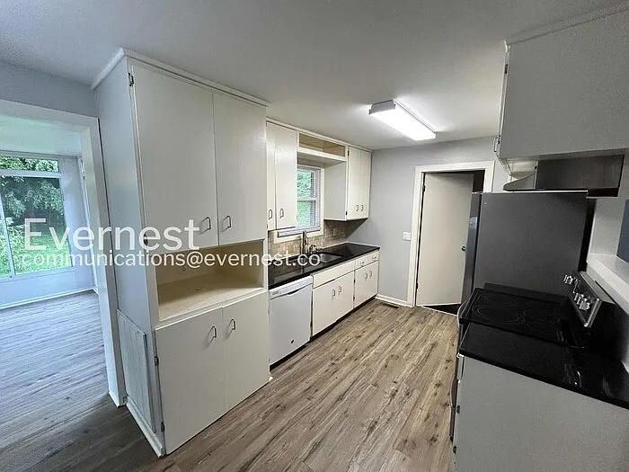 130 Roberta Dr — Photo 10