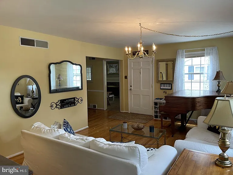 507 Webb Rd — Photo 6