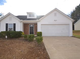 6913 Merrywood Dr, Fairburn, GA 30213