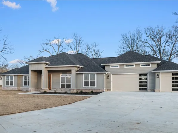 8460 S Pleasant Valley Rd, Gentry, AR 72734