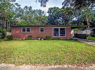 2 Huntington Dr, Pensacola, FL 32506