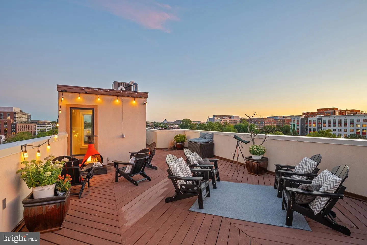 3 bed, 3.5 bath, 2462 sqft, $6,200 — Photo 1