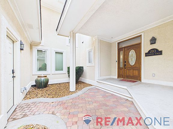 4th image of 203 Grandview Cir