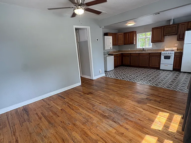 501 N University Blvd — Photo 5