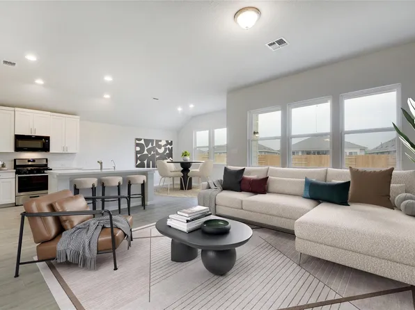 134 Edgewater Trl, Bastrop, TX 78602