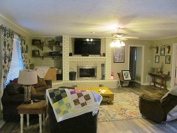 5th image of 606 Marion Dr
