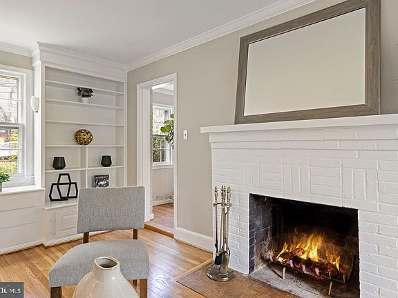 4th image of 3009 Parkway