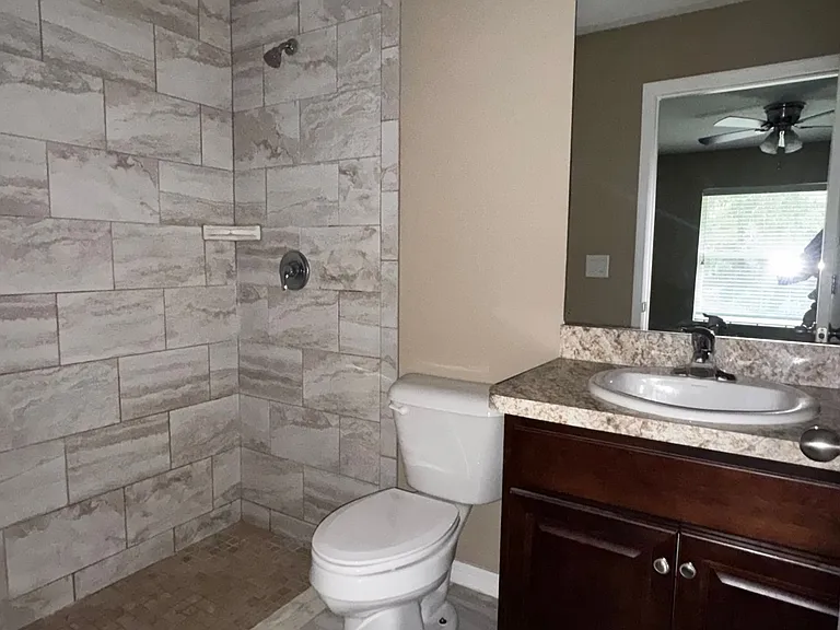 9210 N Travis Dr — Photo 11
