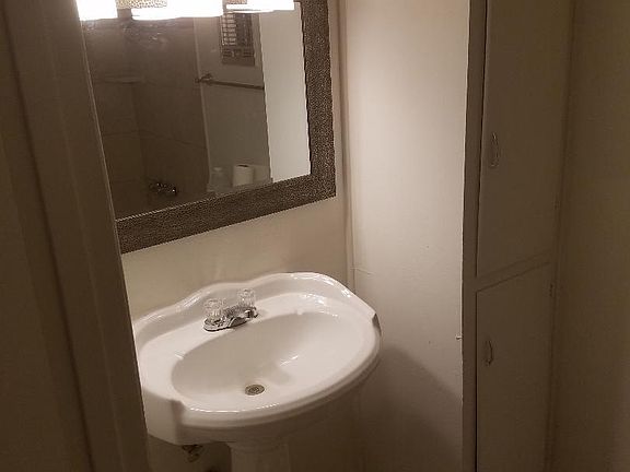 4th image of 7820 Dorsett Dr