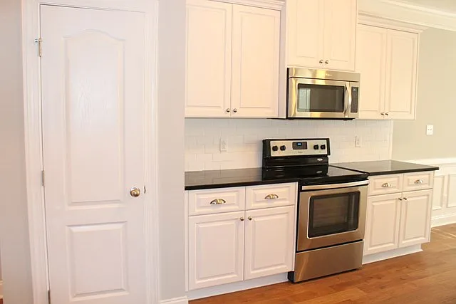 831 Erika Ln — Photo 14