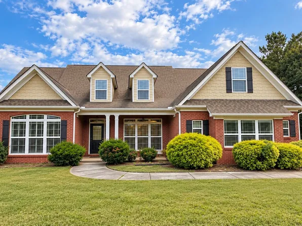 440 Nora Dr, Fayetteville, GA 30215