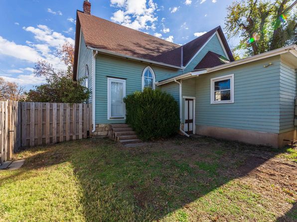 301 Santa Fe St, Halstead, KS 67056