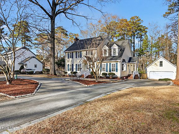 3rd image of 1906 Chelsea Drive NW