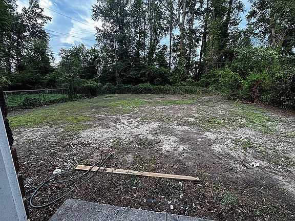 3rd image of 1714 Westminster Dr