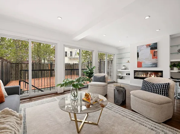 217 N 11th St APT 1, Brooklyn, NY 11211