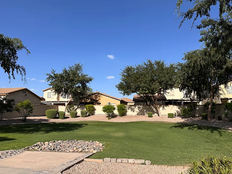 2073 N Arbor Ln — Photo 12