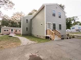 31 Sawdy Pond Ave, Tiverton, RI 02878